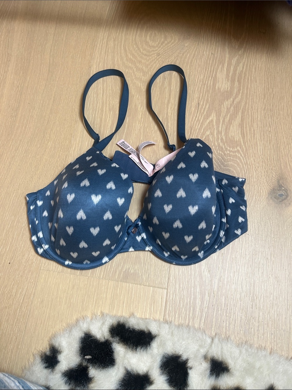 Victoria's Secret Navy Heart Print T-Shirt Bra size 38C